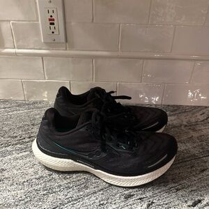 Women’s Saucony Triumph Size 11